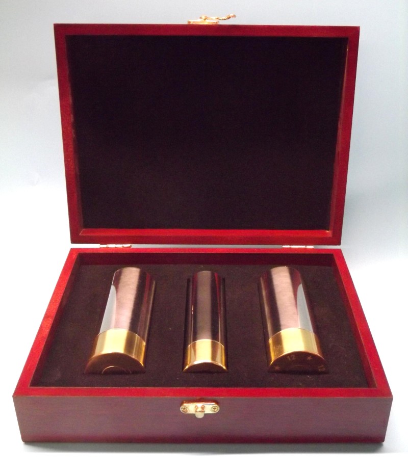 wooden boxed flask, cups and peg finders