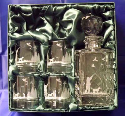 shooting scene engraved crystal decanter and 4 whisky glasses